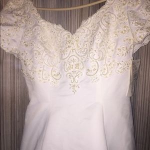 New White Oleg Cassini sz 16 Wedding Dress w/train